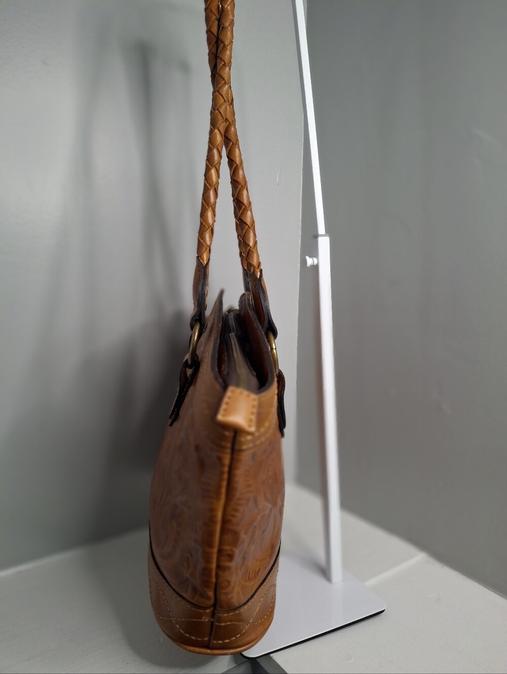 Patricia Nash Tooled Leather Cognac Tote Braided Handles Embossed EUC - Picture 4 of 7